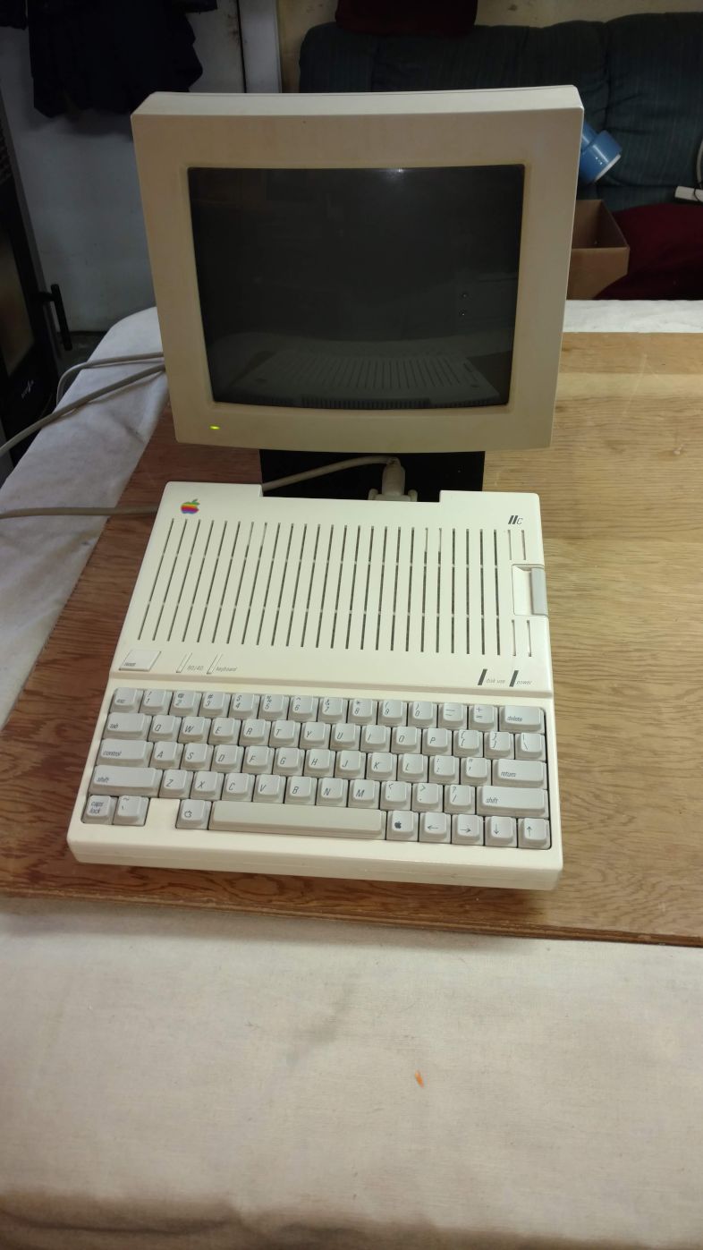 Apple_IIc_2